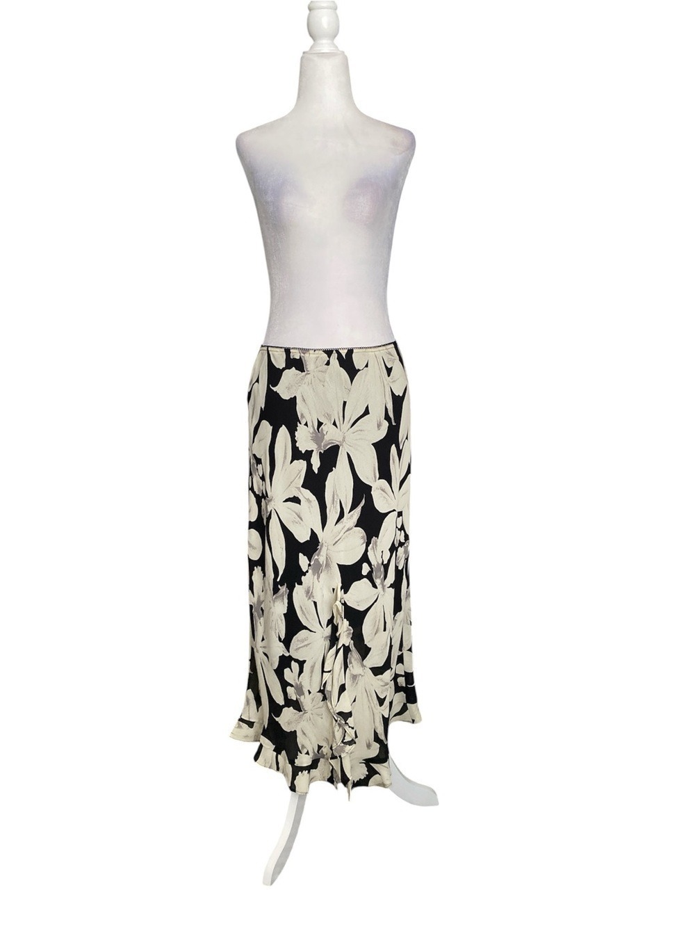90’s black & Cream Floral Maxi Skirt